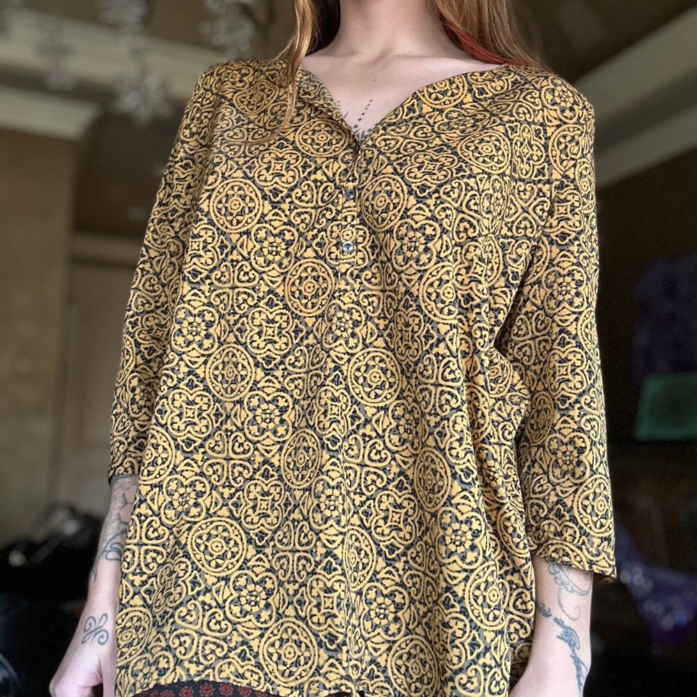 Cute Patterned Blouse - image 6